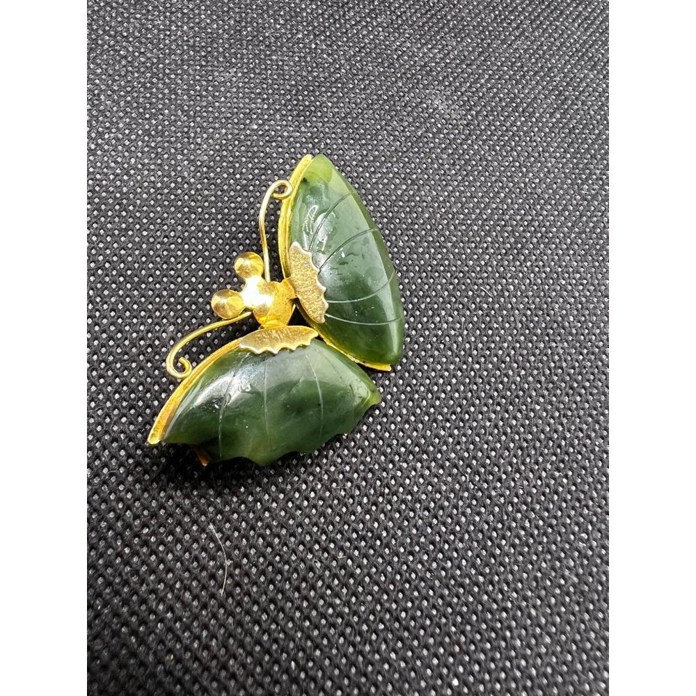Vintage Faux Jade Gold butterfly pin brooch - Picture 2 of 6